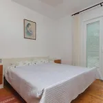 Two-bedroom In Račišće
