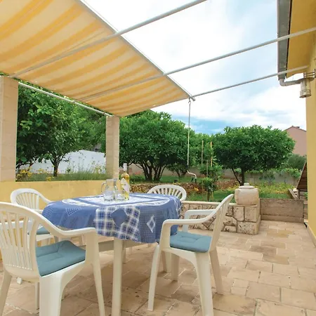 Daire Cozy In With House Sea View Račišće