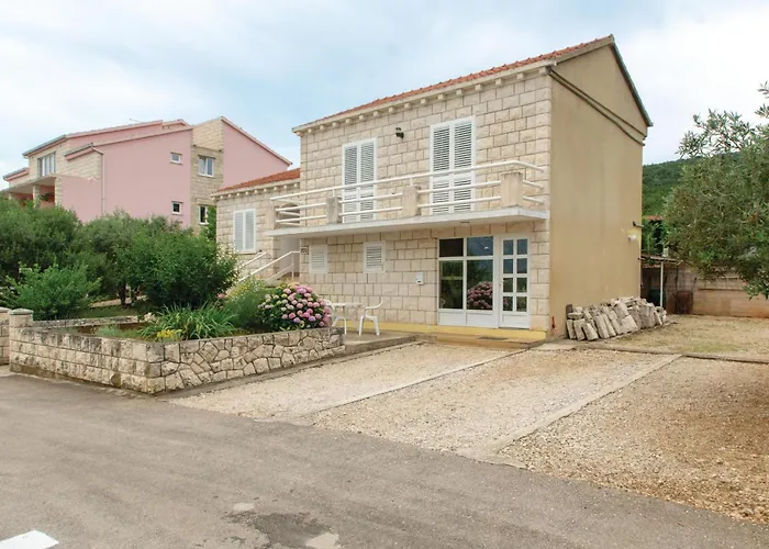 Two-bedroom In Račišće