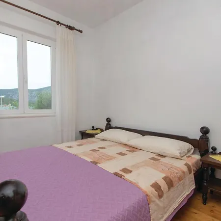 Two-bedroom In * Račišće