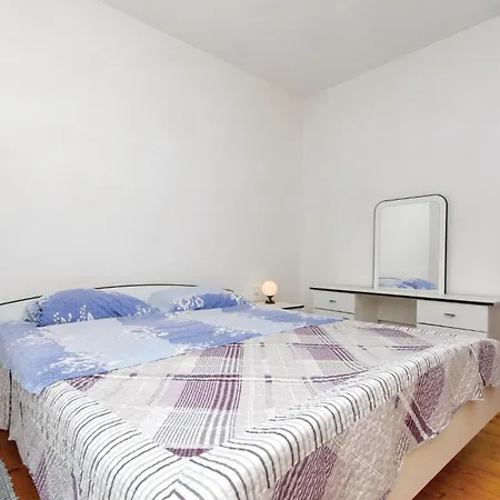 Two-bedroom In Račišće
