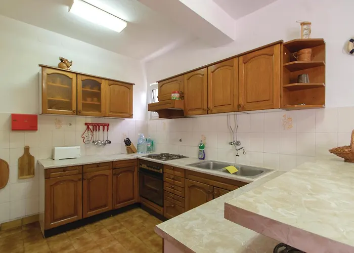 Two-Bedroom Apartment In Racisce Apartment *