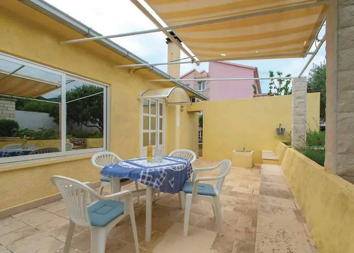 Apartment Two-Bedroom Apartment In Racisce *