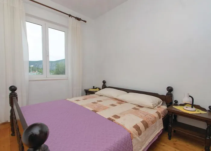 Two-Bedroom Apartment In Racisce * Racisce