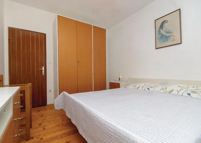 Two-Bedroom Apartment In Racisce Apartment