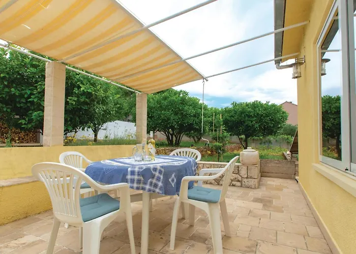 Apartment Two-Bedroom Apartment In Racisce Racisce